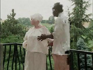 Reife Italienerin in den Arsch gefickt