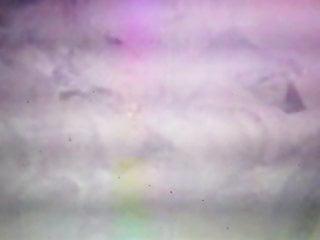 Rosa schaut sich beim pornogucken aus