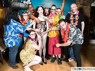 Teen Mia in den Arsch gefickt