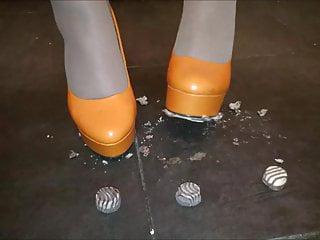 Ehefrau wird in high Heels gefickt