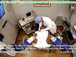 Cleo Rose und der Doktor beim Sex zu dritt in der Öffentlichkeit