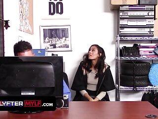 Perfekte Latina Kylie G in der hündchenstellung gefickt