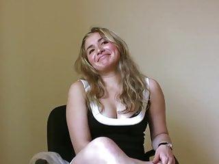 Latina Teen wird von einem versauten Kerl gefickt