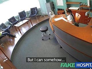 Fakehospital - Krankenschwester behandelt ihren Patienten