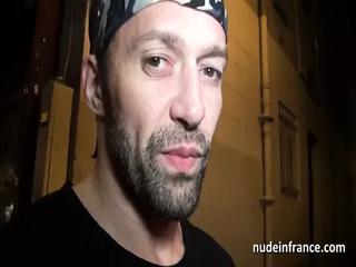 Französische Milf wird hart doppelt gefickt und angespritzt