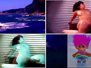 Super sexy Babe im sexy Bikini am sea