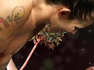 Vollbusige Titten Babe fickt einen Kerl