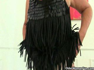 Milf alisha rydes fickt ihre reife Muschi