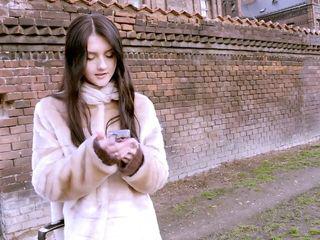 Heisse Russin bei einem Dreier mmf in den Arsch gefickt