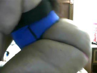 Schwarze bbw Escort mit Arsch vor der Webcam