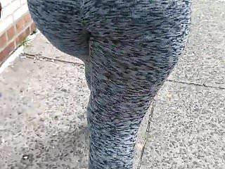 Walking fickkönigin - unterwegs mit prallem Arsch