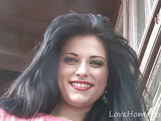 Heisses Babe posiert vor der Kamera