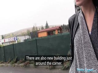 Der Fake Agent knallt die geile jessica beil und spritzt ihr in die Fotze