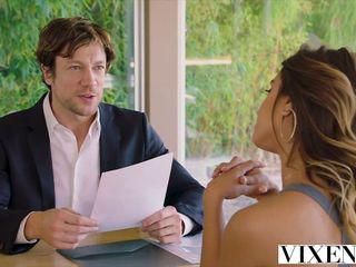 Sexy Kim und amia Miley teilen sich einen Schwanz