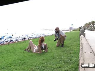 Irina Vega macht sich nackt in der Öffentlichkeit