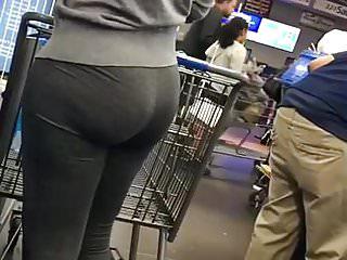 Der redbone mit dem kurvigen Hintern - redbone mit donkey im walmart