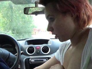 Geile Swinger Mia und Mia ficken zu Hause mit einem Typen