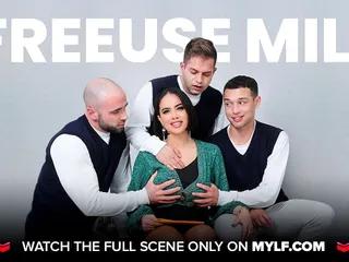 Vollbusige Milf mit großen Nippeln - Leah Cruise zieht sich aus