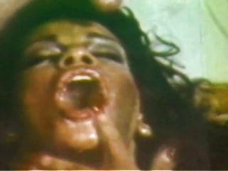 Vanessa Del Rio bläst einen Schwanz in allen Positionen