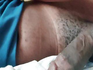 Die Schwester beim wichsen erwischt - Bruder fickt Schwester mit dem Dildo - Amateur Teen beim masturbieren