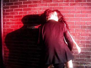 Geile Luder lassen sich bei Vierer ficken